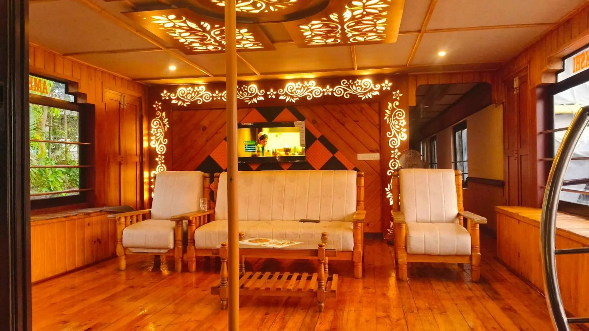 Hotel O Vinayak House Boats Alappuzha